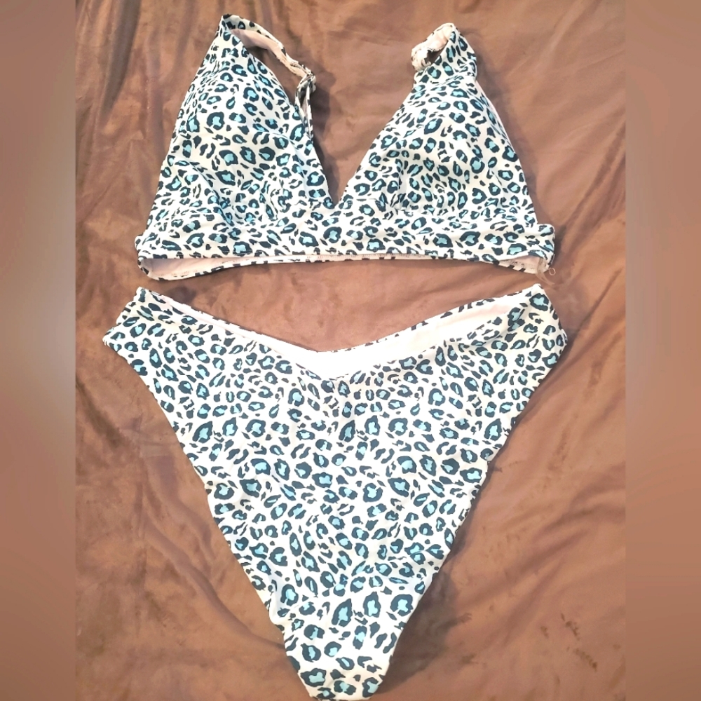 Bikini set🍒